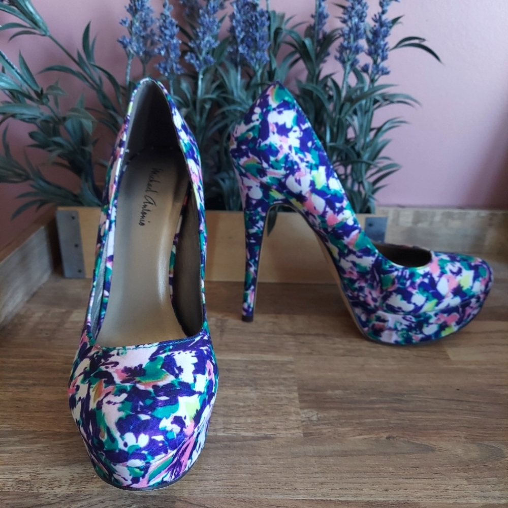 Michael Antonio Floral Pumps